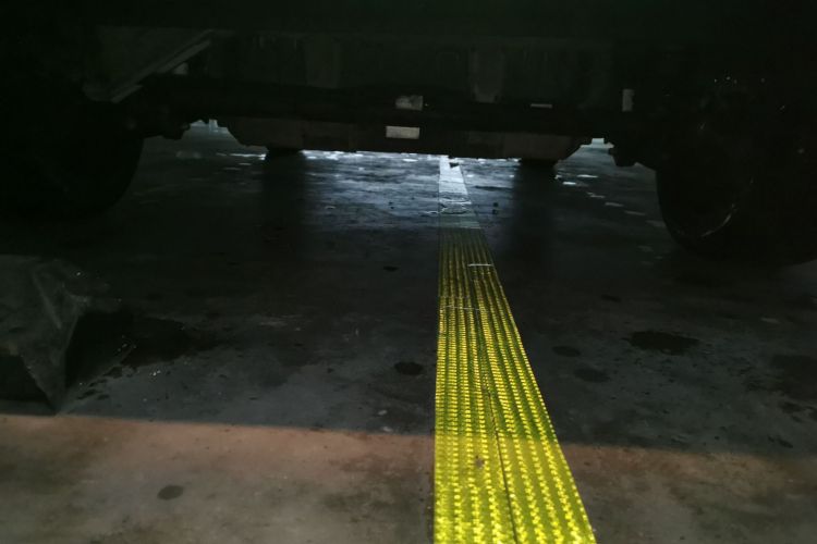 哪吒汽车 哪吒V 2022款 潮 400 Lite局部细节9004