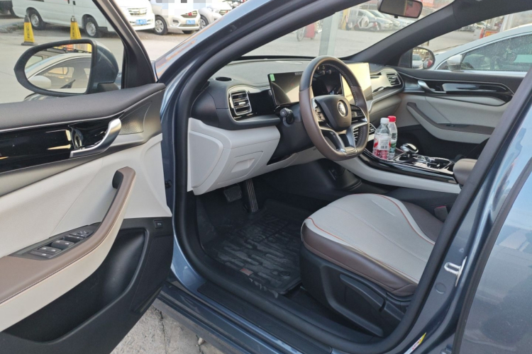 比亚迪 秦PLUS 2024款 荣耀版 EV 510KM领先型中控内饰20