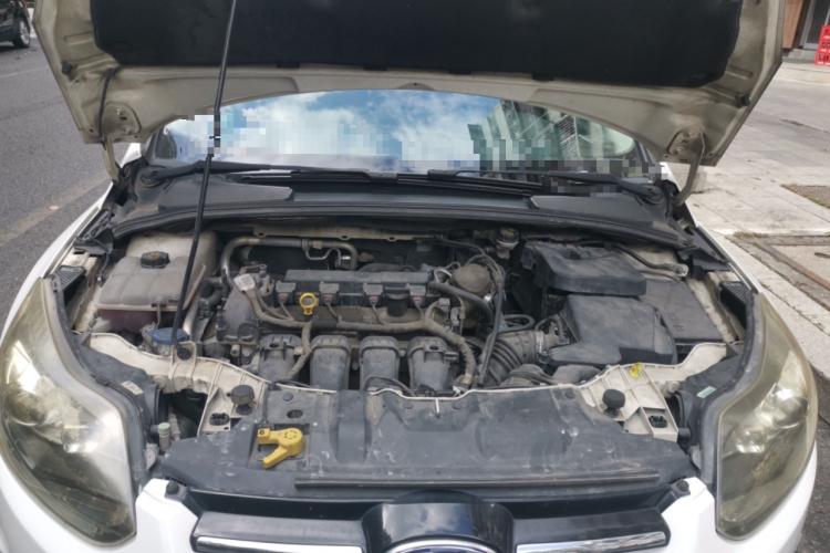 福特 福克斯 2012款 两厢 2.0L 自动豪华运动型局部细节24