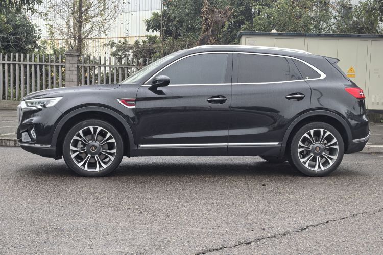 红旗HS5 2019款 2.0T 智联旗享四驱版车身外观4