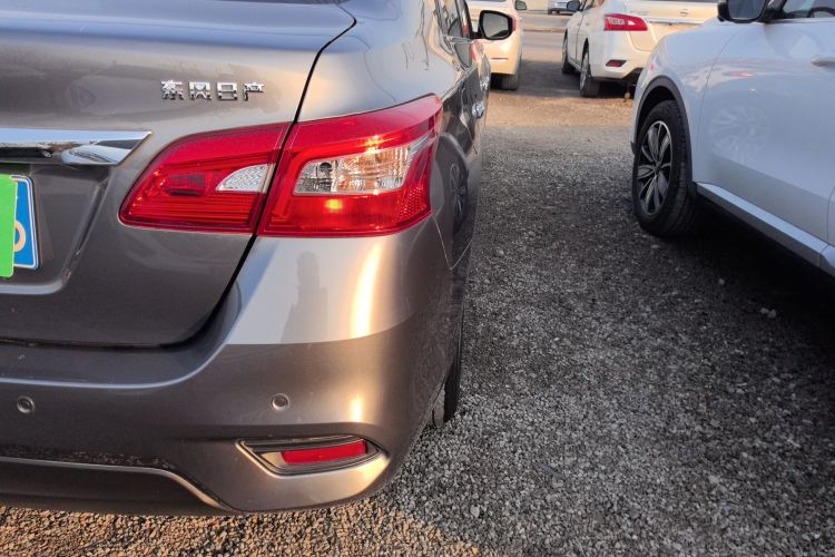 日产 轩逸 2022款 经典 1.6XL CVT豪华版车身外观9