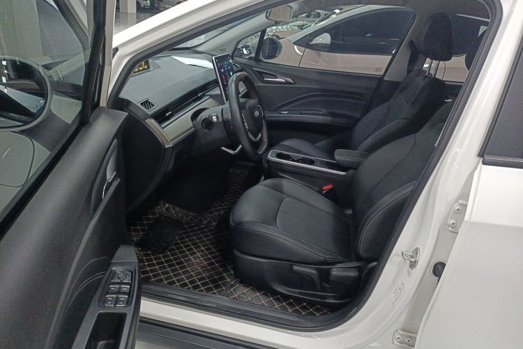 哪吒汽车 哪吒V 2022款 Pro 长续航智享版中控内饰7003