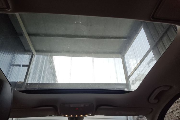 奔驰E级 2020款 E 300 L 时尚型中控内饰22