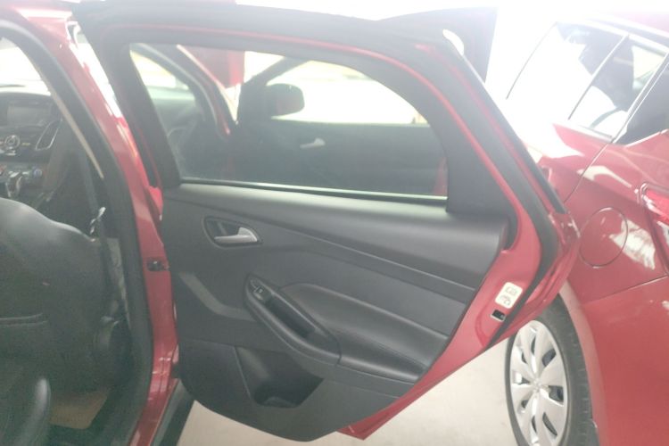 福特 福克斯 2017款 两厢 1.6L 自动风尚型智行版中控内饰45