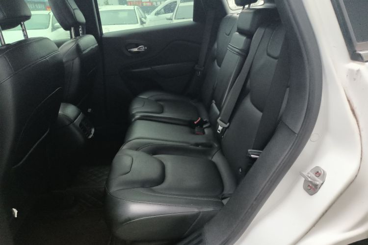 Jeep 自由光 2016款 2.0L 优越版中控内饰21