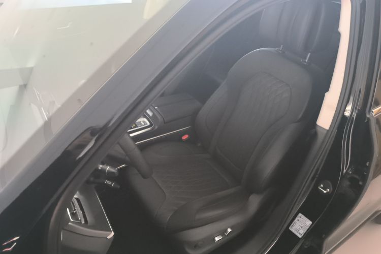 红旗HS5 2023款 2.0T 旗享Pro版中控内饰19