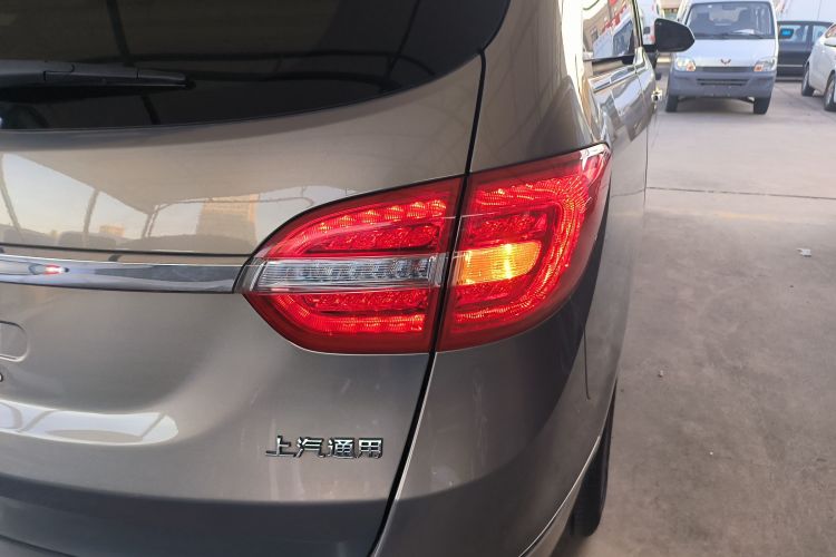 别克GL8 2018款 28T 尊贵型 国VI车身外观9