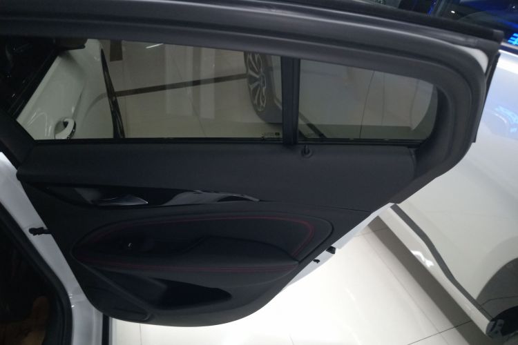 别克 君威 2019款 GS 28T 精英型 国VI中控内饰7006