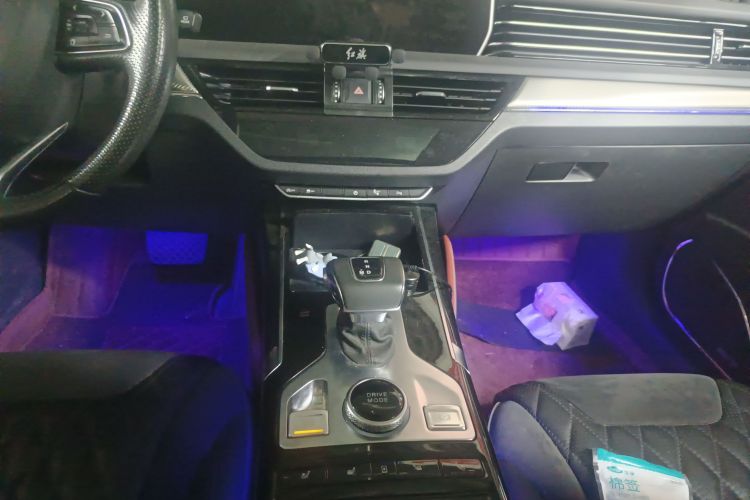 红旗HS5 2019款 2.0T 智联旗享版中控内饰18