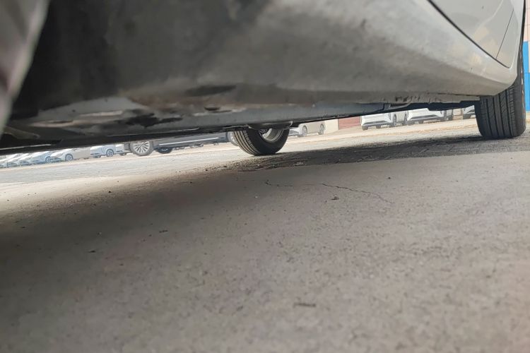 吉利汽车 帝豪 2026款 第4代 400万纪念款 1.5L 手动超越型局部细节9004