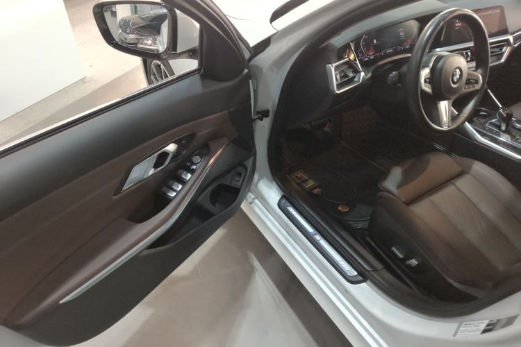 宝马3系 2022款 325Li M运动套装中控内饰20