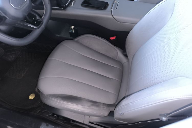 领克07 2024款 EM-P 126长续航 Halo中控内饰19