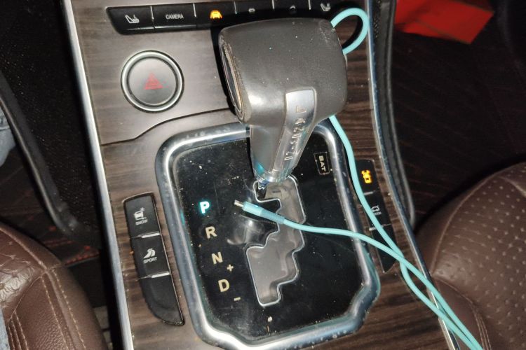 陆风X7 2015款 2.0T 全景旗舰版中控内饰18