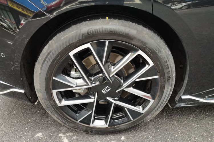 阿维塔06 2025款 Max增程版车身外观6008