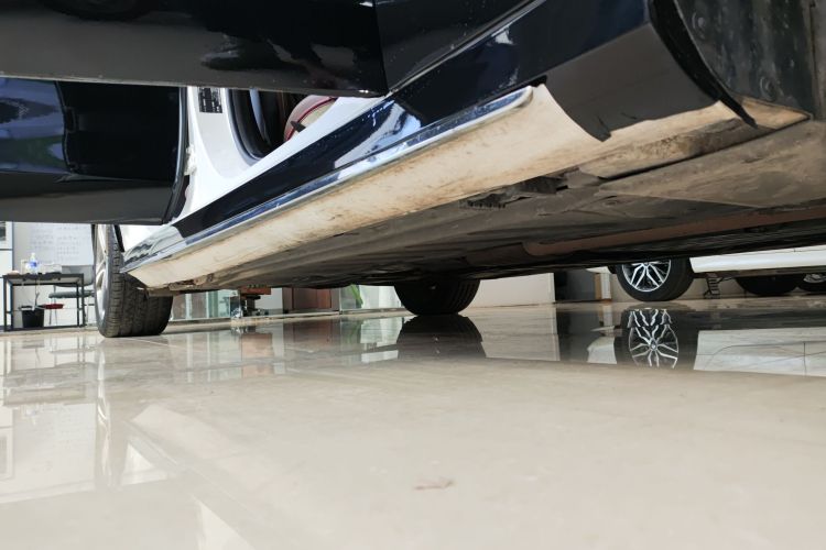 奔驰E级 2020款 E 260 L 运动型局部细节9001