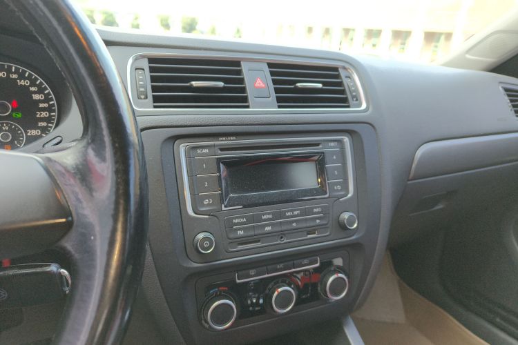 大众 速腾 2014款 1.4TSI 自动时尚型中控内饰16