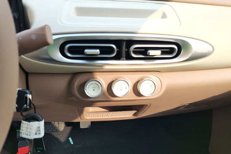 五菱汽车 宏光MINIEV 2025款 四门版 进阶款中控内饰16