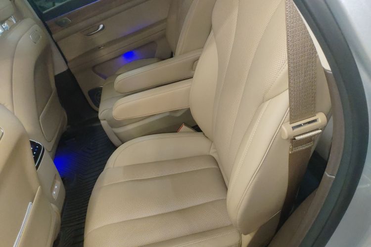 鸿蒙智行 问界M7 2024款 1.5T 智驾四驱Max版 6座中控内饰7004