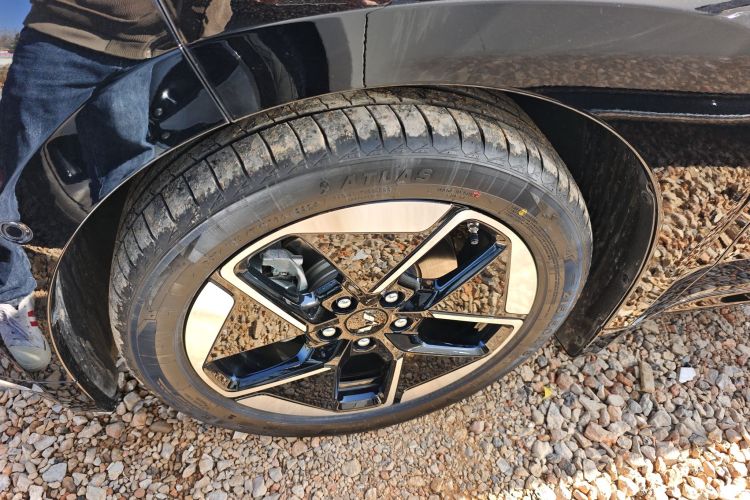 五菱汽车 五菱星光 2025款 610km 智能旗舰型车身外观6007