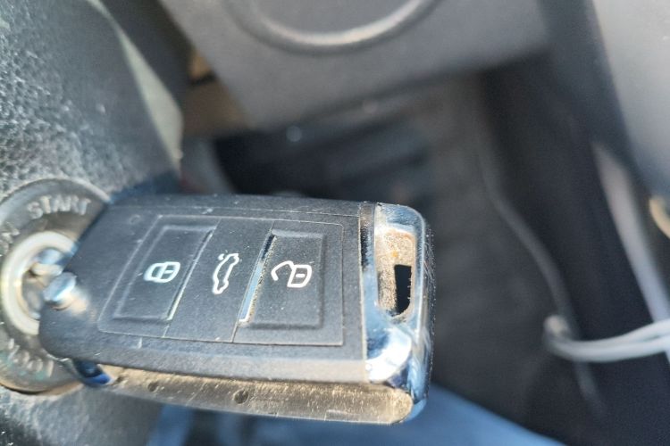 奔腾X80 2013款 2.0L 自动豪华型中控内饰11