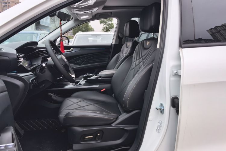 凯翼昆仑 2023款 昆仑 300 天际版中控内饰19