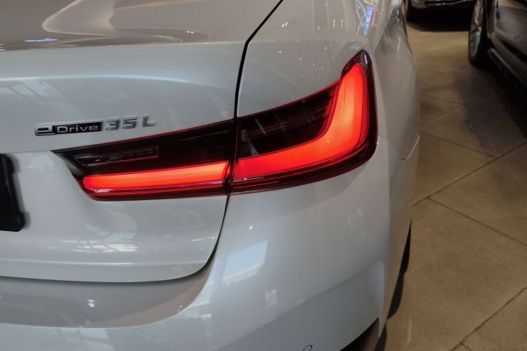 宝马i3 2022款 eDrive 35 L车身外观6006