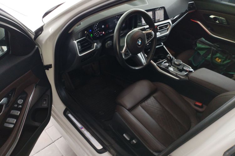 宝马3系 2022款 改款 325Li M运动套装中控内饰7003