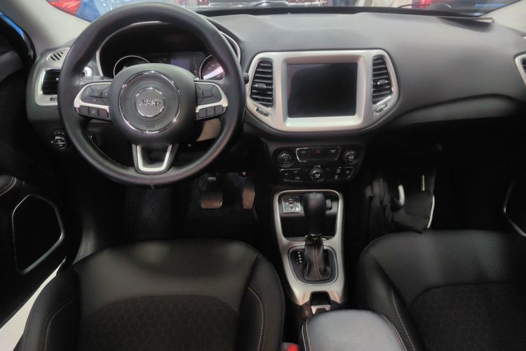 Jeep 指南者 2020款 220T 自动领先版中控内饰7002