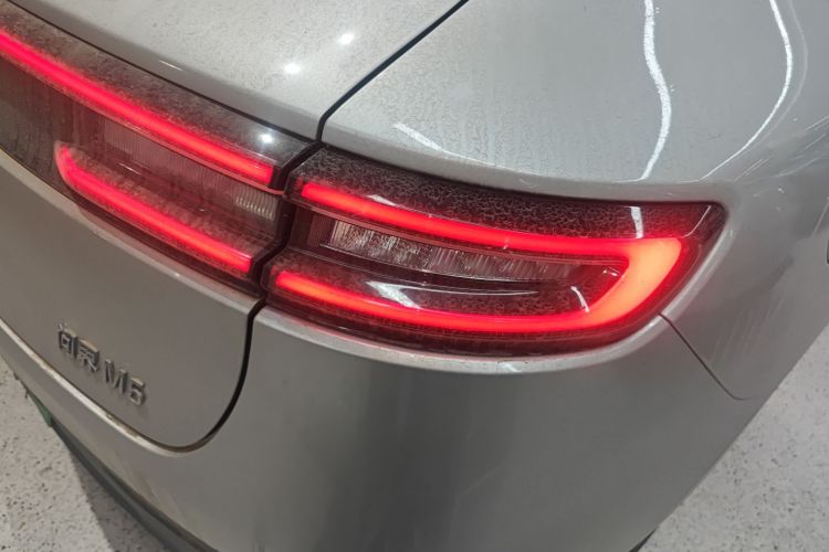 鸿蒙智行 问界M5 2022款 增程后驱标准版车身外观9