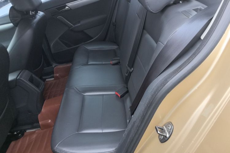 大众 朗逸 2013款 改款经典 1.6L 自动风尚版中控内饰21