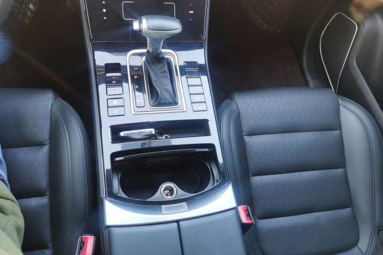 东风风光 风光ix7 2020款 2.0TGDI 自动两驱都市豪华版中控内饰18