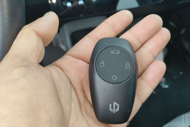 零跑汽车 零跑T03 2021款 400豪华Pro版中控内饰11