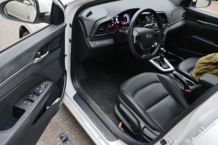 现代 领动 2019款 1.5L CVT智炫·精英型中控内饰20