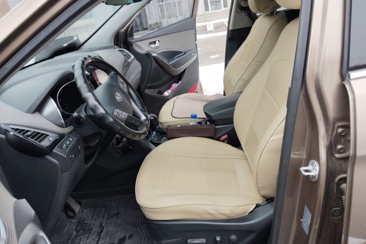 现代 胜达经典 2013款 3.0L 四驱舒适导航版 7座 欧IV中控内饰19