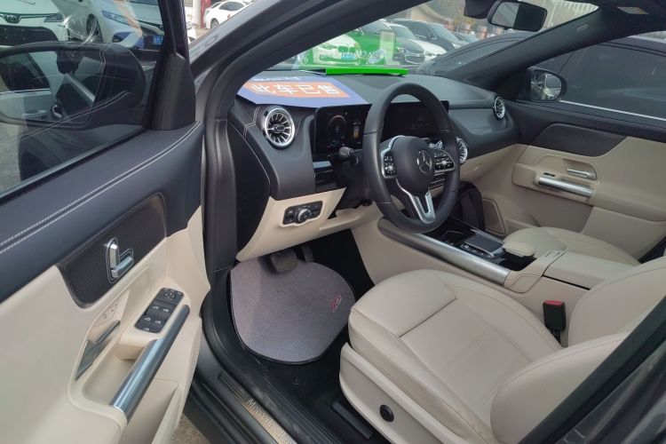 奔驰EQA 2022款 EQA 260中控内饰7003