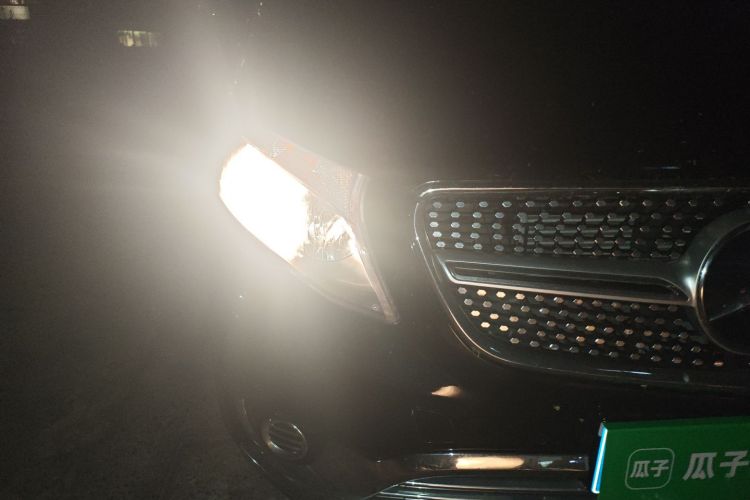 奔驰 威霆 2023款 2.0T 商务版 7座车身外观8