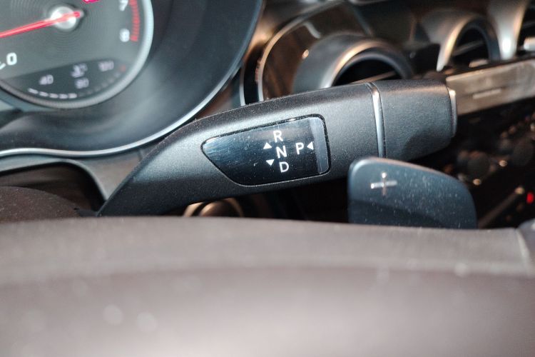 奔驰GLC 2019款 GLC 260 L 4MATIC 动感型中控内饰18