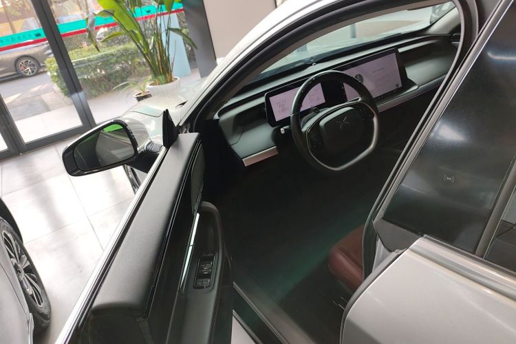 小鹏P7 2022款 670N+中控内饰20