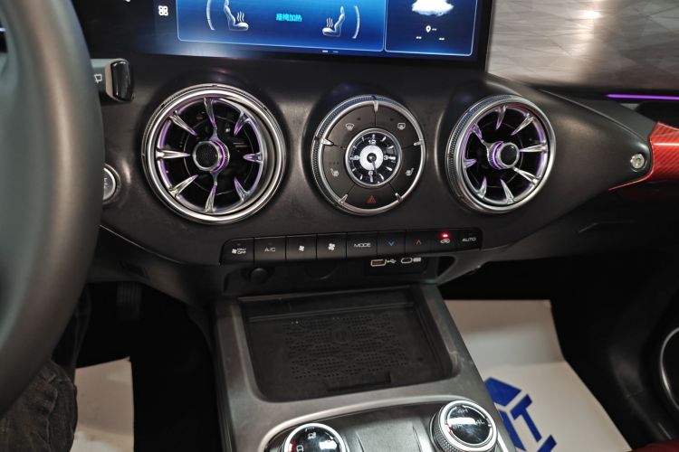 坦克300 2024款 2.0T 挑战者中控内饰16
