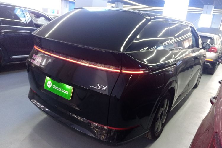 小鹏X9 2024款 640四驱高性能Max车身外观6005