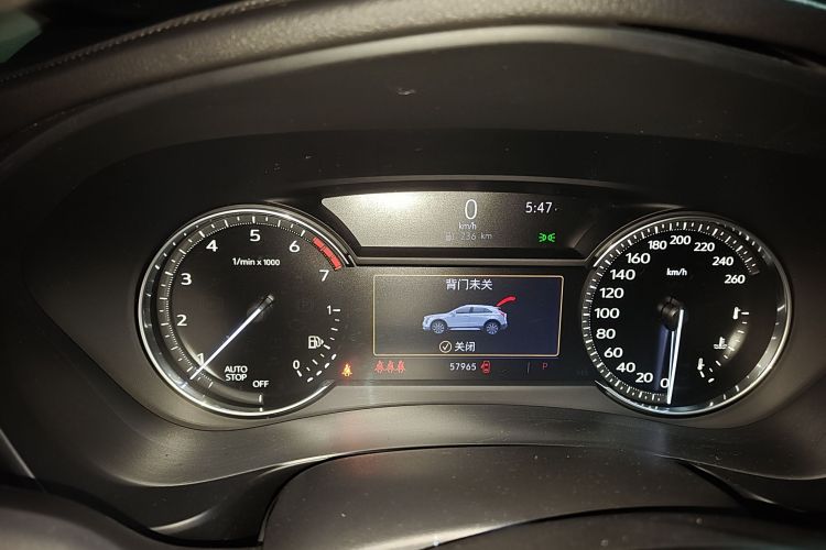 凯迪拉克XT4 2018款 28T 两驱豪华型中控内饰14