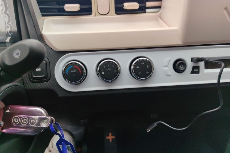 五菱汽车 宏光MINIEV 2022款 悦享款 磷酸铁锂中控内饰16