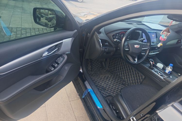 凯迪拉克CT5 2023款 28T 豪华型（标准版）中控内饰20