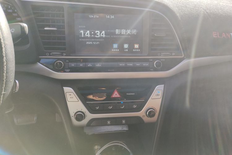 现代 领动 2016款 1.6L 自动智炫·精英型中控内饰16