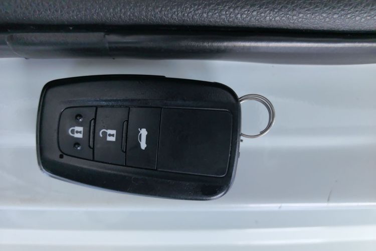 丰田 卡罗拉 2023款 1.2T 先锋版中控内饰11