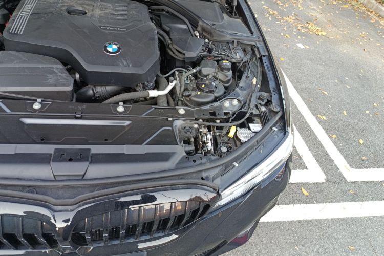 宝马3系 2021款 325Li M运动曜夜套装局部细节9007