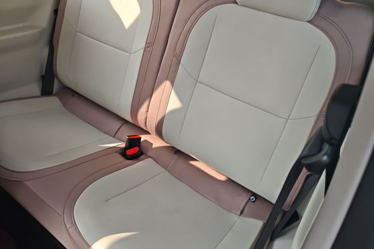 吉利银河 2025款 210km 熊猫卡丁中控内饰21