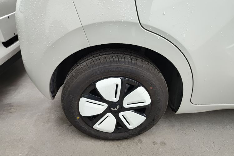 五菱汽车 宏光MINIEV 2025款 四门版 进阶款车身外观6008