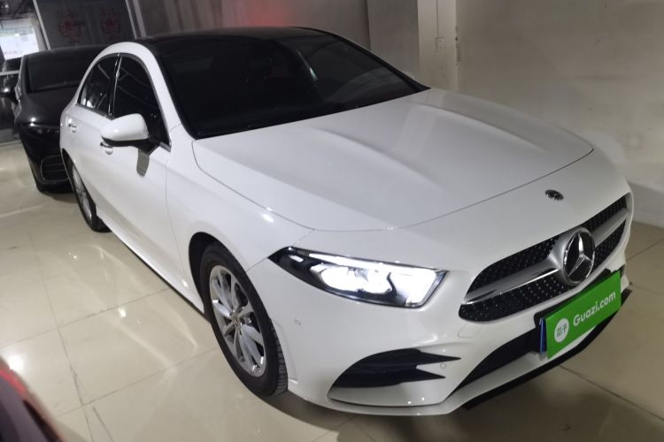 奔驰A级 2022款 改款 A 200 L 运动轿车时尚型车身外观3