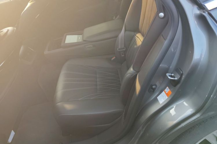 雷克萨斯LS 2020款 500h 豪华版 国VI中控内饰21